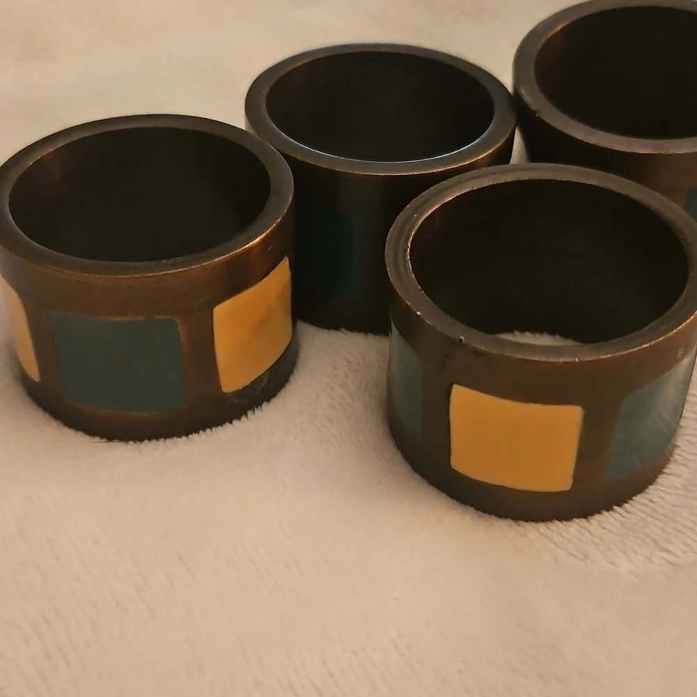 Vintage PIER 1 1980s Set of Four Bronze Enamel Modernist Napkin Rings Set